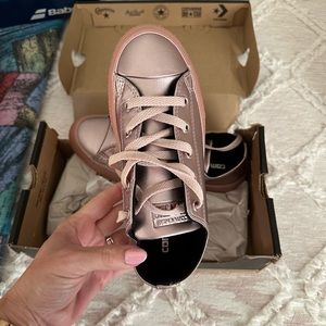 Converse Rose Quartz Size 2.5 BNIB (box is a little beat up) shoes are unworn